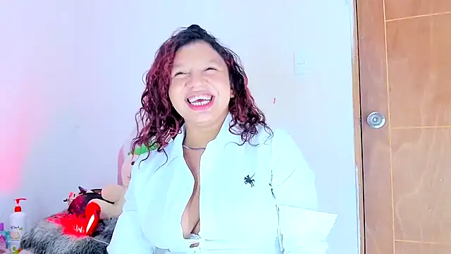 Živý XXX chat Emily_Coper18