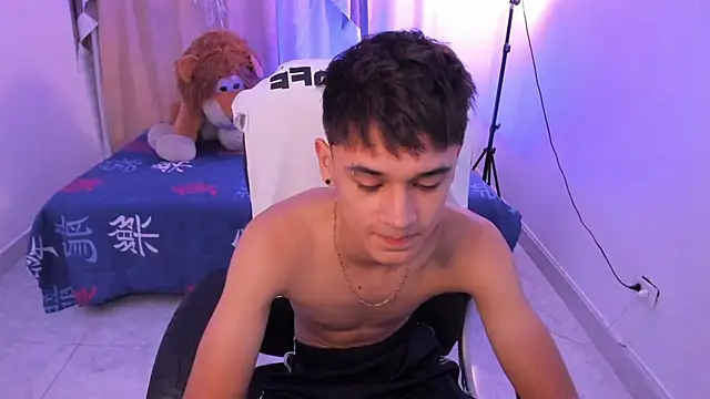 Aron_Boyy Webcam show