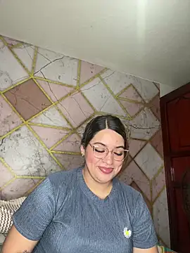 Chatroom XXX en direct de Amira_Malia