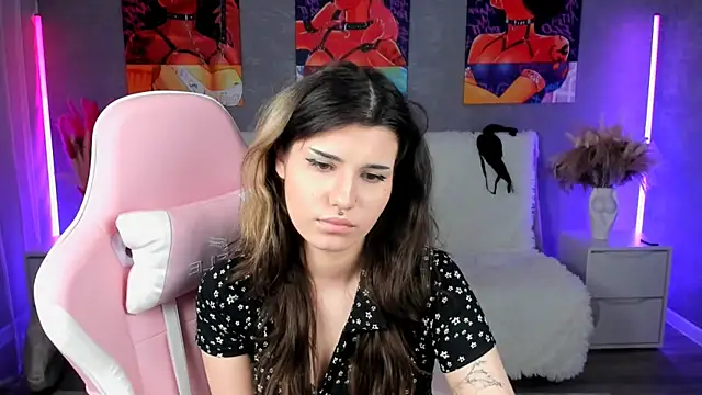 AnoraDark: онлайн-секс-чат