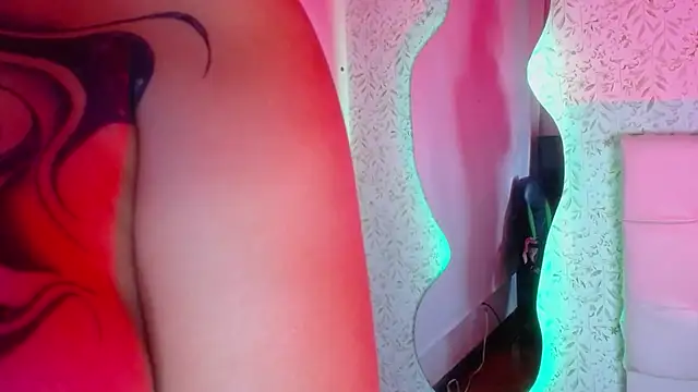 Edelyn_ink's Live XXX Chat