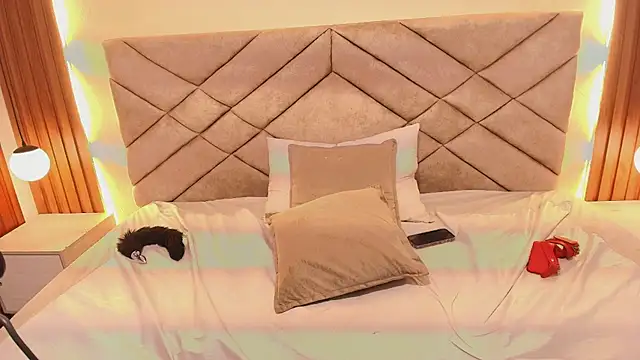 Kittie_Vixen webcam show