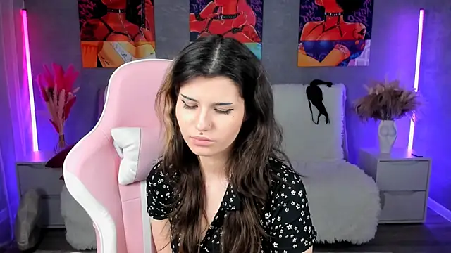 AnoraDark Adlı Modelin Canlı XXX Sohbeti