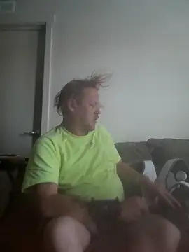 yourMasterisBored's Live XXX Chat