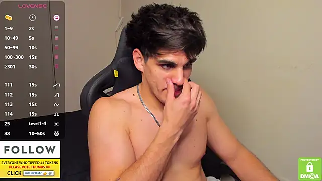 DerekkscのライブXXXチャット