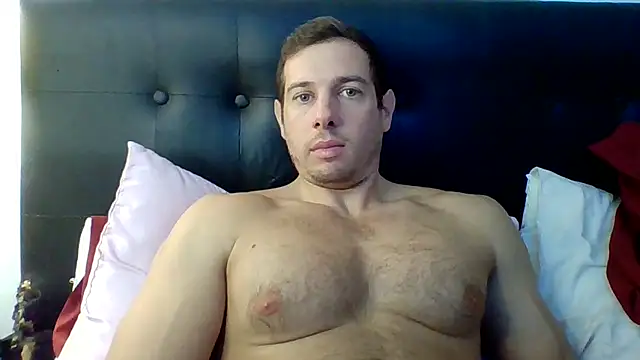 Show de luca23millo90 na webcam