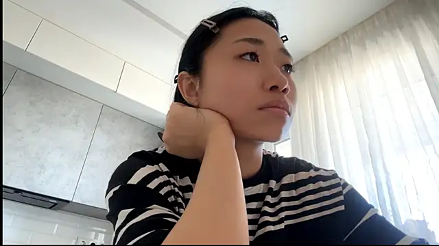 SweetMiaXO: вебкам-шоу