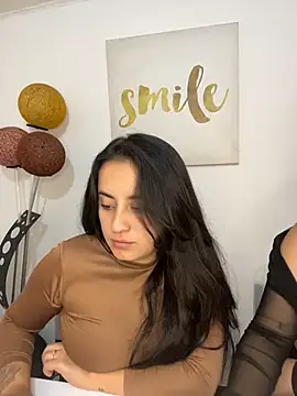 دردشة Antonella_Julieta الجنسية المباشرة