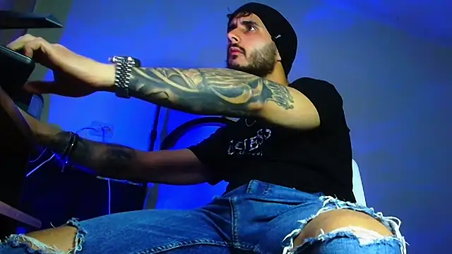 دردشة XanderCage99 الجنسية المباشرة