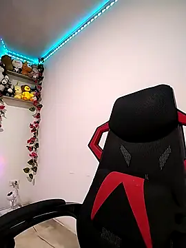 Chat +18 de esmeralda_jadees ao vivo