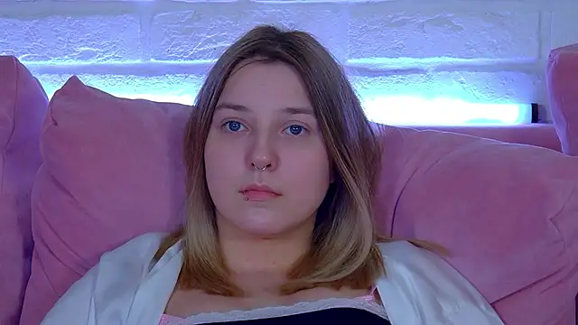 Chat +18 de TinnaBurton ao vivo