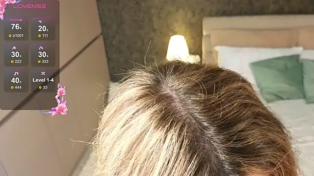 AuraM00n Chat XXX live