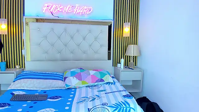 Pertunjukan Kamera Web Adventurous_Boys