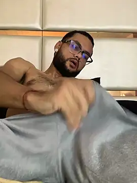 KyleJoss30's Webcam Show