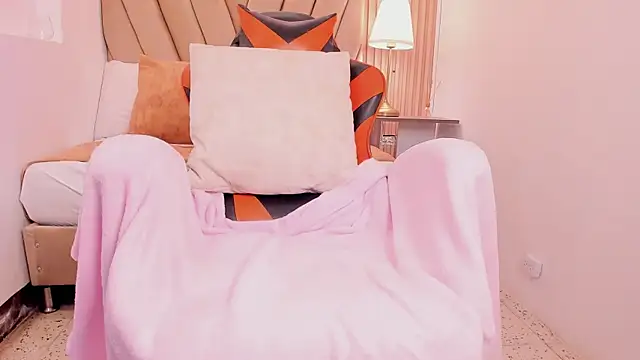 Chat +18 de Atiena_ ao vivo