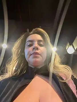 Alirawrz Live XXX-chat