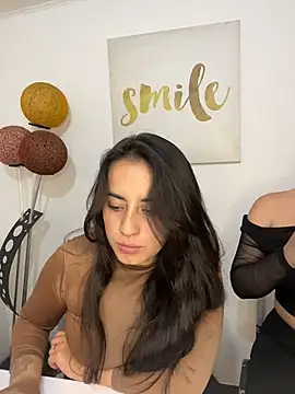 Antonella_Julieta Chat XXX in diretta