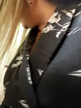 Czat XXX na żywo – Office_Albertina