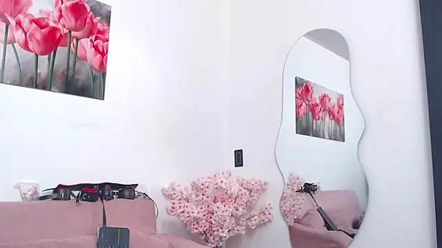 pinky_f00x's Live XXX Chat