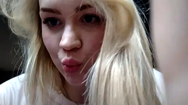 LunaPeonyn Live XXX chat