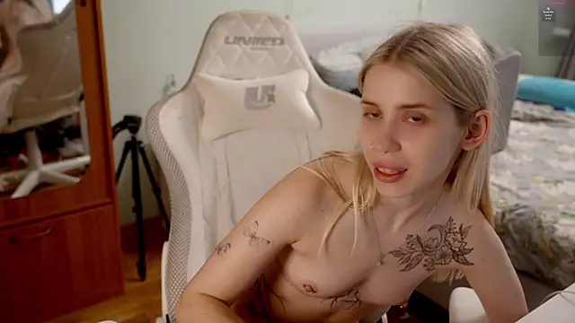 ho1yho1e Live XXX-Chat