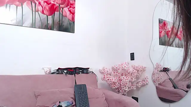 pinky_f00x's Live XXX Chat