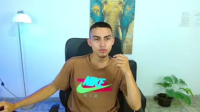 XXX chat uživo modela lucass_18