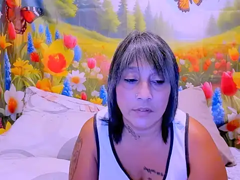 indianroxy's Live XXX Chat