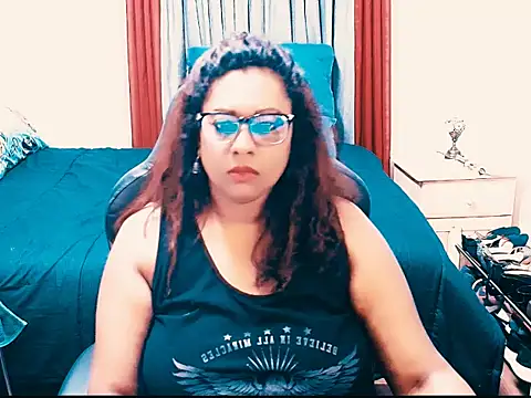 XXX chat uživo modela Indianlust69