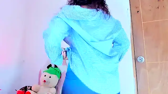 Chat XXX en directo de Emily_Coper18