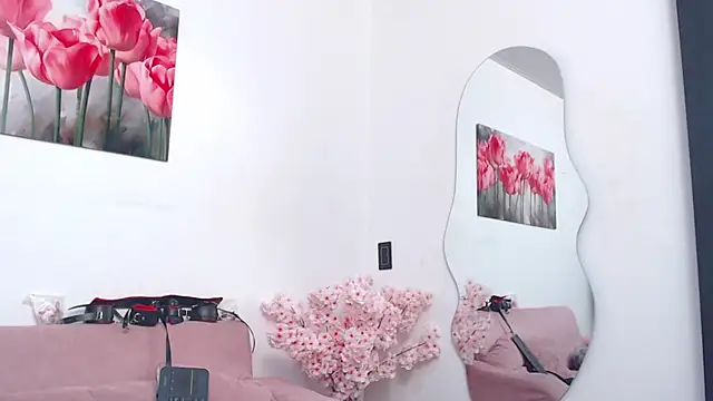 pinky_f00x Adlı Modelin Canlı XXX Sohbeti