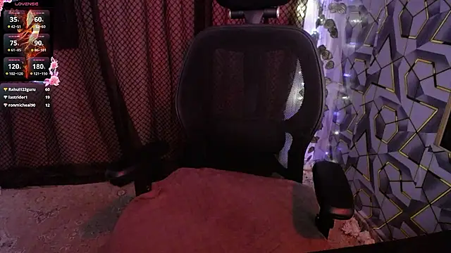 Chat +18 de heyy_kiran ao vivo