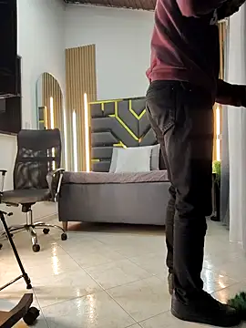 Oliver_bigblack_cock Show Webcam