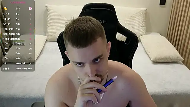 عرض كام Larstar01