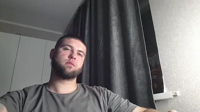 Ar4eewal élő XXX-chatje