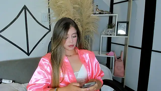 แชท XXX สดของ EmilyJohnsoon