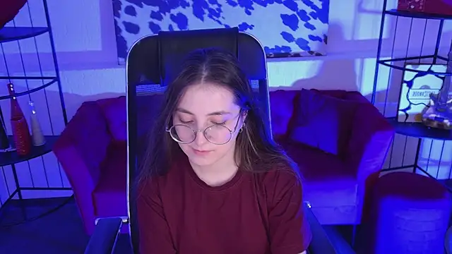 VirtuallVoyant's Live XXX Chat