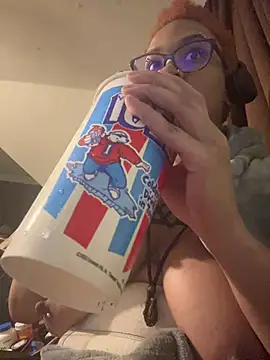 nickytheehawtie Chat XXX in diretta