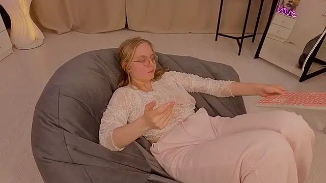 AlicaCohill's Live XXX Chat