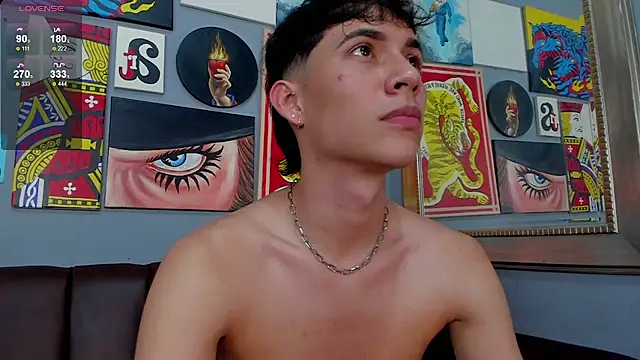 AronTawers Pertunjukan Webcam