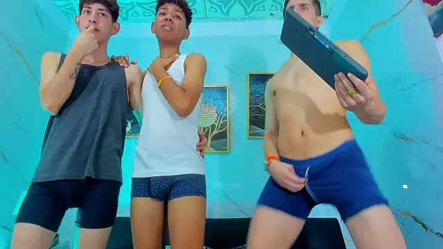 Pokazy przed kamerką – Spicy_guys