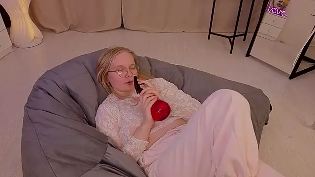 AlicaCohill's Webcam Show