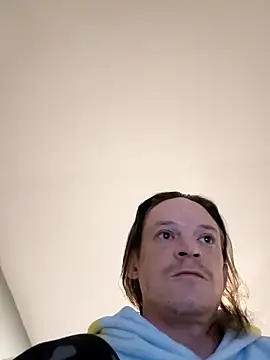 ShadowLove85: διαδικτυακό σόου στην κάμερα