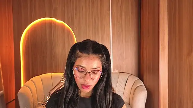 Alina_b_'s Live XXX Chat