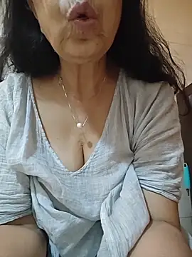 NakedMILFx élő XXX-chatje