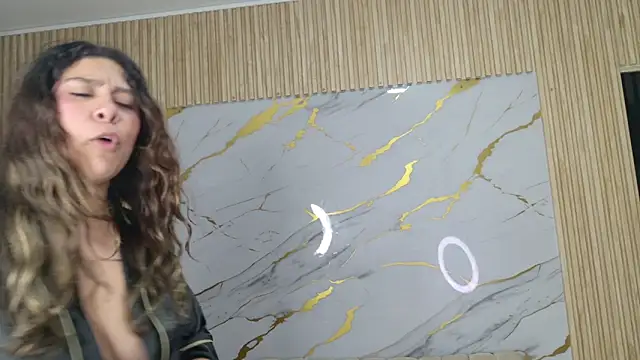 Chat +18 de Sophie19__ ao vivo