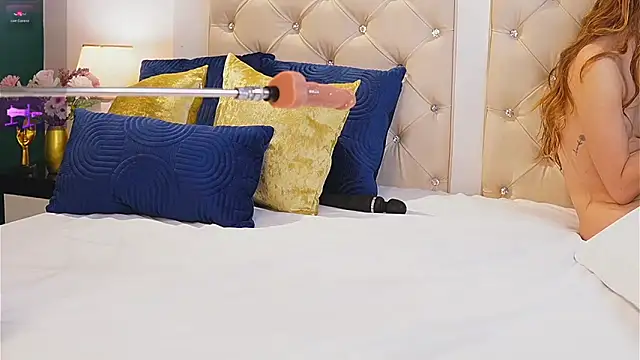 caroline_adams_'s Live XXX Chat