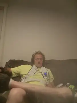 yourMasterisBored élő XXX-chatje