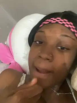 Chat +18 de HennessyBaby21 ao vivo