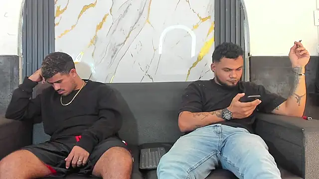 Latins_on_fire Adlı Modelin Web Kamerası Şovu